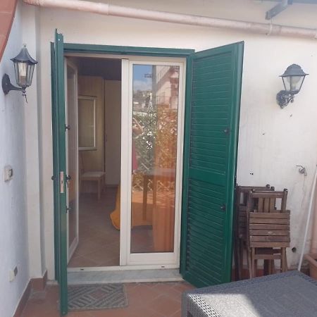 Apartmán Uno Sguardo Sui Tetti Neapol Exteriér fotografie