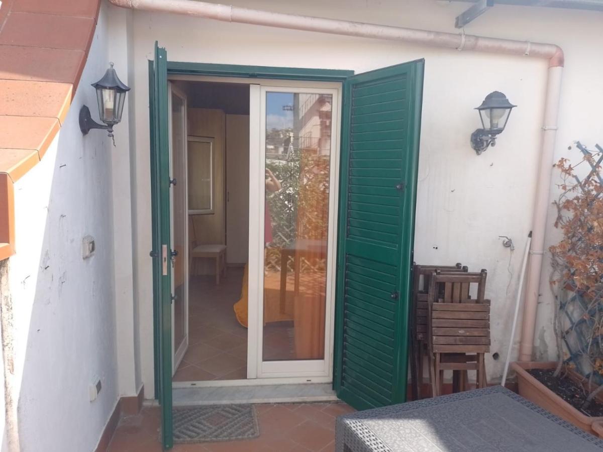 Apartmán Uno Sguardo Sui Tetti Neapol Exteriér fotografie